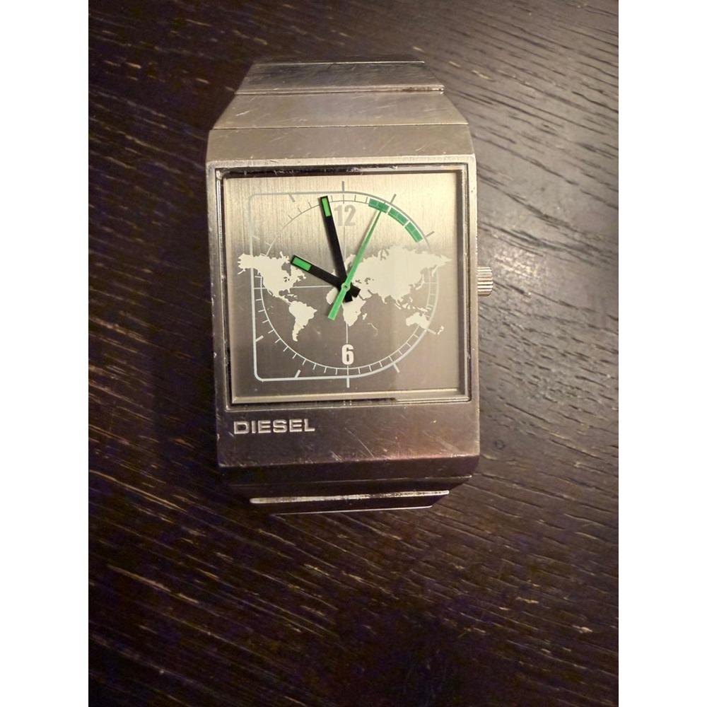 Diesel DZ-1506 Stainless Steel Watch Men OS Silver World Map Dial